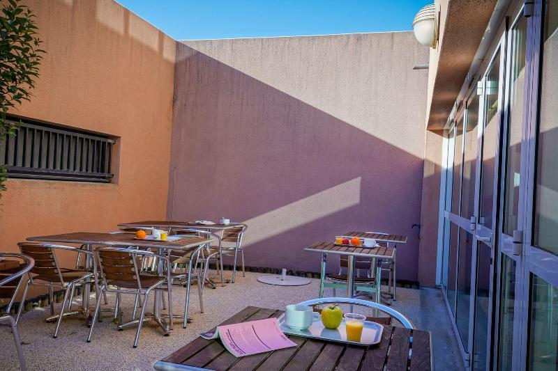 Ibis Budget Aubenas Bagian luar foto