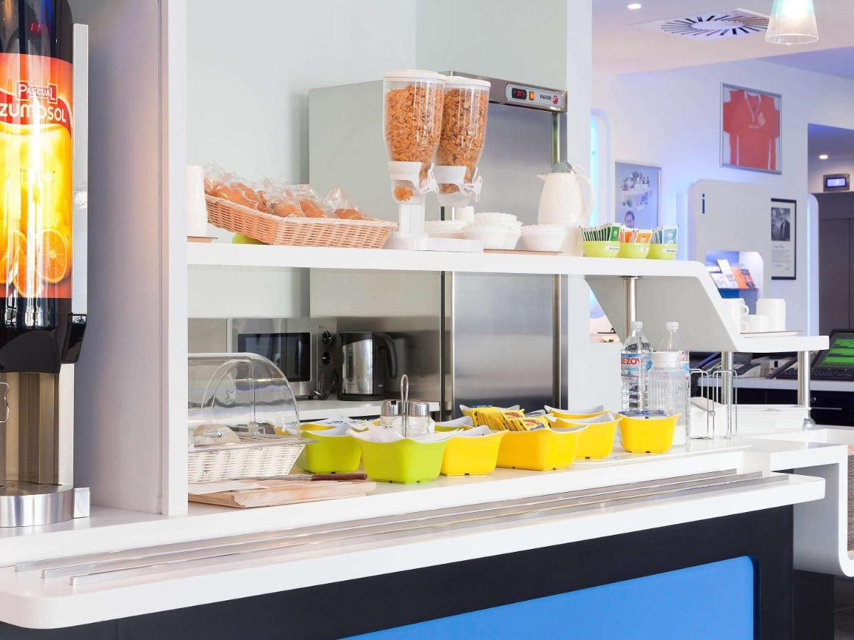 Ibis Budget Aubenas Bagian luar foto